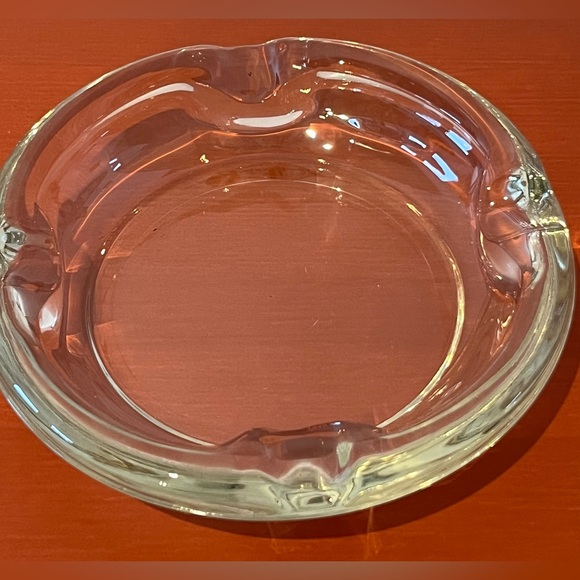 Heavy Clear Glass Ashtray Round Cigarettes, Cigars, Pipe Ashtray Collectors - Picture 5 of 10
